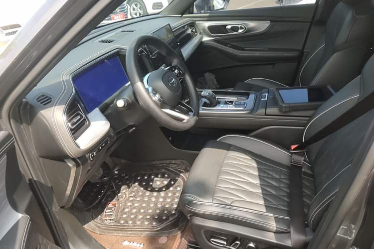 Used GAC Trumpchi GS8 2022 Linghang Series 2.0 TGDI Two-Wheel Drive Luxury Smart Connectivity Version (6 Seats) Left Front Seat