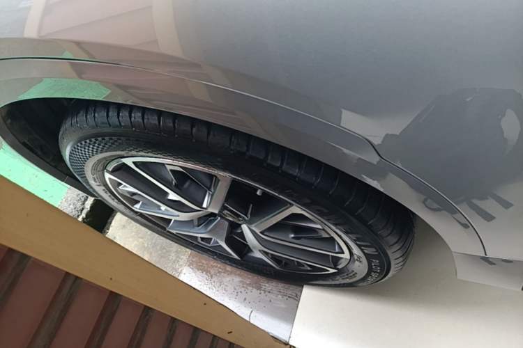 Used GAC Trumpchi GS8 2022 Double-Energy Series 2.0TM Two-Wheel Drive Prestige Edition (6 Seats) Left Front Wheel Hub