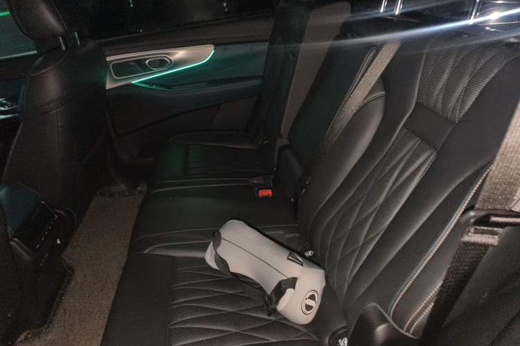 Used GAC Trumpchi GS8 2022 Linghang Series 2.0 TGDI Two-Wheel-Drive Luxury Smart Connectivity Version (7 Seats) Left Rear Seat