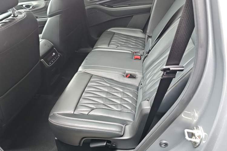 Used GAC Trumpchi GS8 2022 Linghang Series 2.0 TGDI Two-Wheel-Drive Luxury Smart Connectivity Version (7 Seats) Left Rear Seat