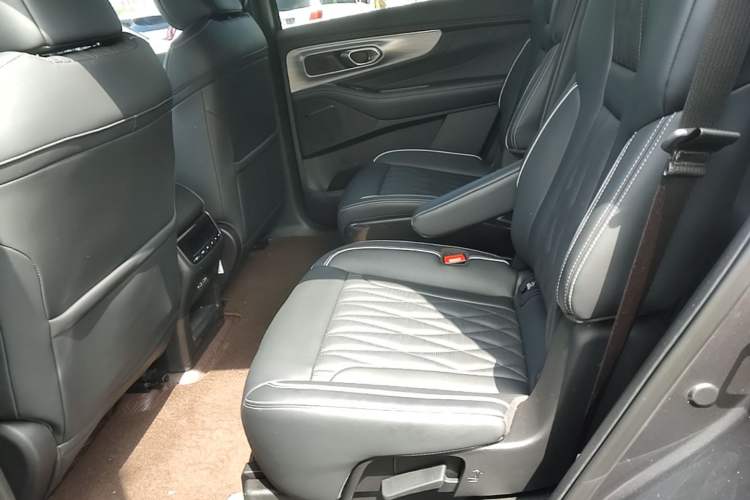 Used GAC Trumpchi GS8 2022 Linghang Series 2.0 TGDI Two-Wheel Drive Luxury Smart Connectivity Version (6 Seats) Left Rear Seat