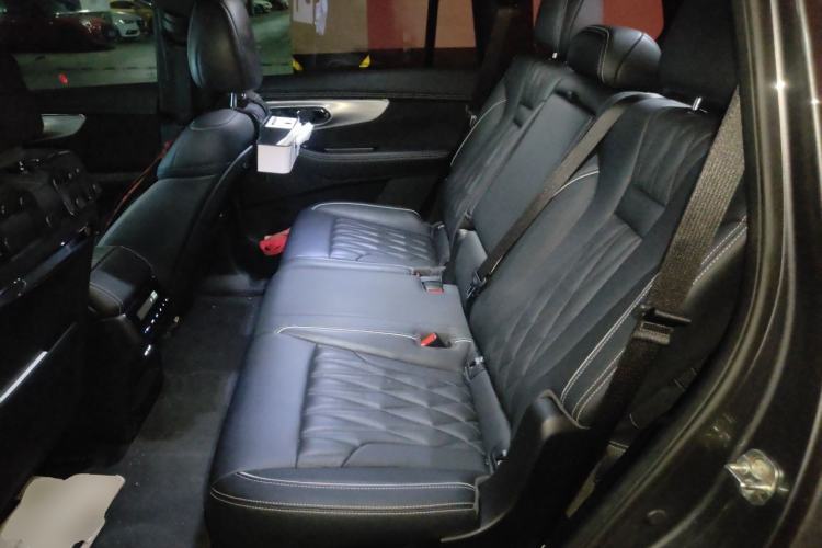 Used GAC Trumpchi GS8 2022 Dual-Engine Series 2.0TM Two-Wheel Drive Prestige Edition (7 Seats) Left Rear Seat