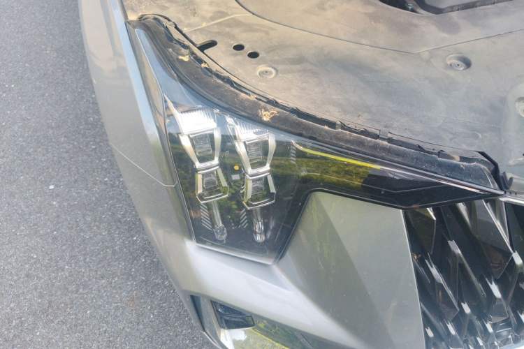 Used GAC Trumpchi GS8 2022 Dual-Engine Series 2.0TM Two-Wheel Drive Prestige Edition (7 Seats) Right Front Headlight