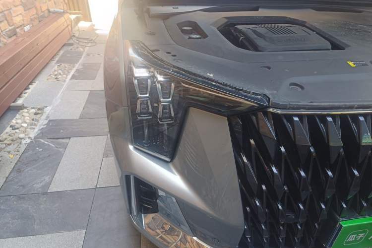 Used GAC Trumpchi GS8 2022 Double-Energy Series 2.0TM Four-Wheel Drive Premium Edition (7 Seats) Right Front Headlight