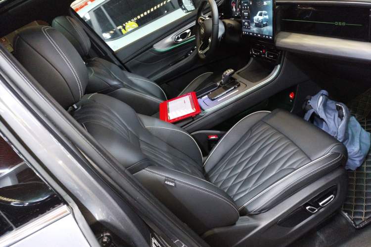 Used GAC Trumpchi GS8 2022 Linghang Series 2.0 TGDI Two-Wheel Drive Luxury Smart Connectivity Version (6 Seats) Right Front Seat