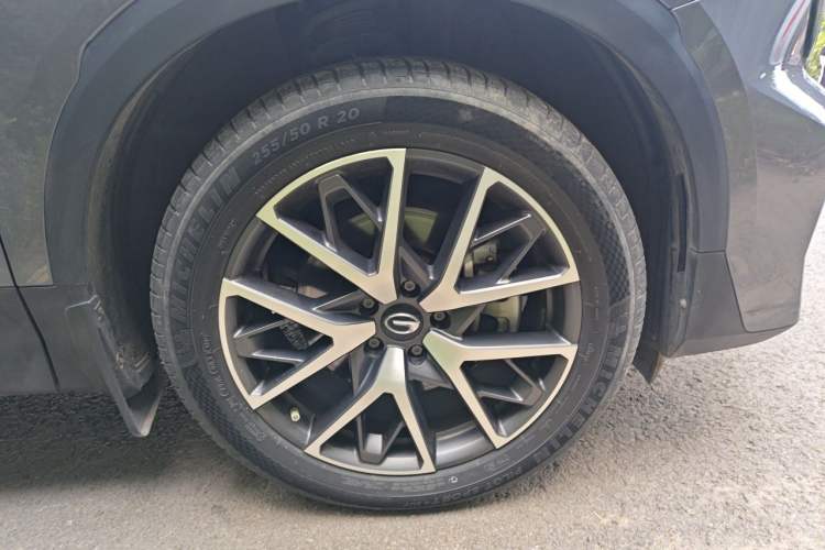 Used GAC Trumpchi GS8 2022 Linghang Series 2.0 TGDI Two-Wheel-Drive Luxury Smart Connectivity Version (7 Seats) Right Front Wheel Hub