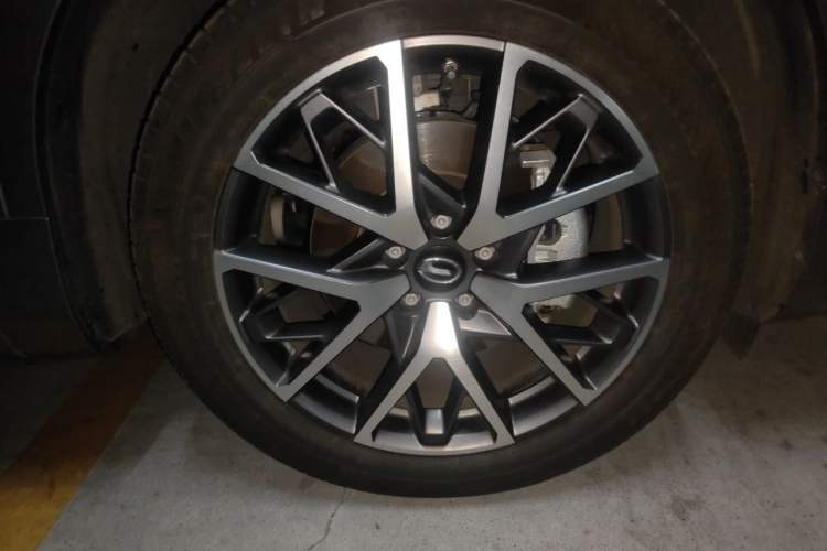 Used GAC Trumpchi GS8 2022 Dual-Engine Series 2.0TM Two-Wheel Drive Prestige Edition (7 Seats) Right Front Wheel Hub