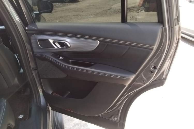 Used GAC Trumpchi GS8 2022 Flagship Series 2.0 TGDI Two-Wheel-Drive Prestige Edition (7 Seats) Right Rear Door Interior