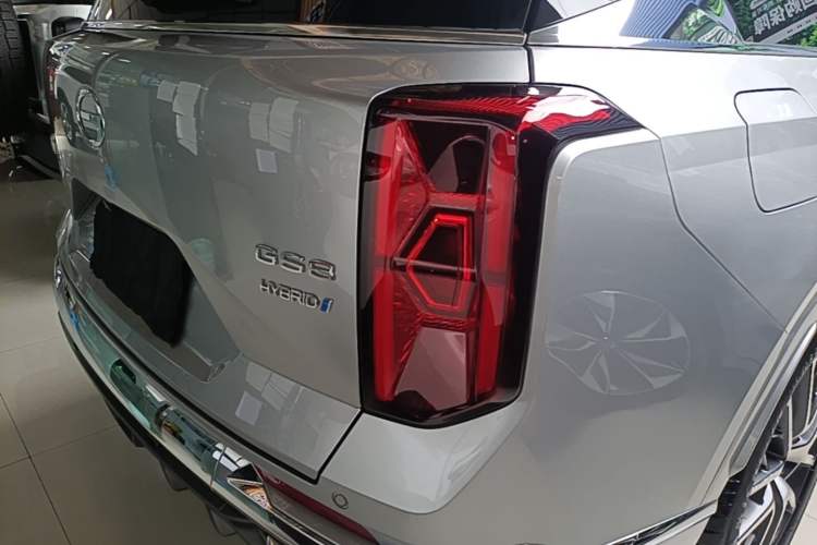 Used GAC Trumpchi GS8 2022 Double-Energy Series 2.0TM Two-Wheel Drive Prestige Edition (6 Seats) Right Rear Taillight