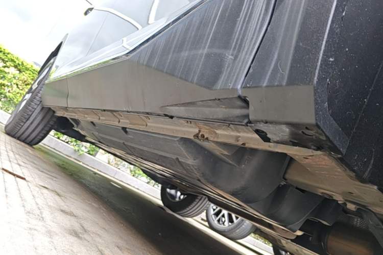 Used GAC Trumpchi GS8 2022 Linghang Series 2.0 TGDI Two-Wheel-Drive Luxury Smart Connectivity Version (7 Seats) Right Side Sill