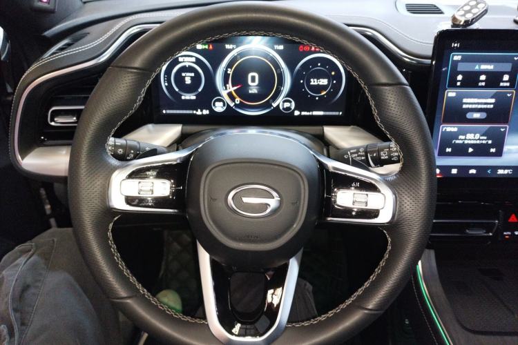 Used GAC Trumpchi GS8 2022 Linghang Series 2.0 TGDI Two-Wheel Drive Luxury Smart Connectivity Version (6 Seats) Steering Wheel
