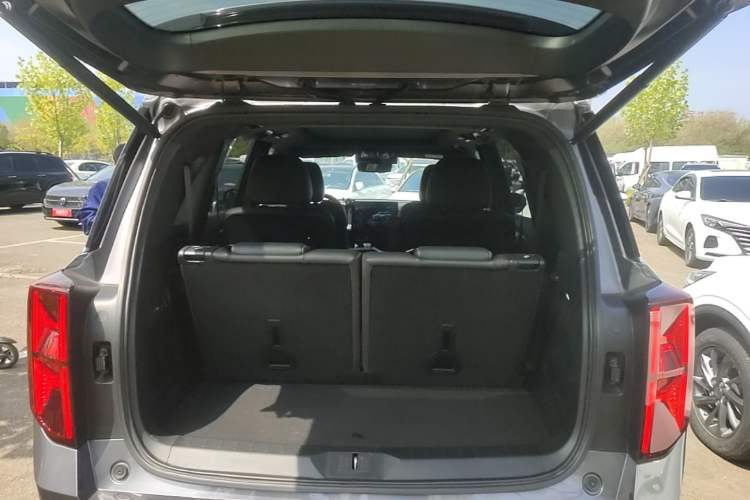 Used GAC Trumpchi GS8 2022 Linghang Series 2.0 TGDI Two-Wheel Drive Luxury Smart Connectivity Version (6 Seats) Trunk