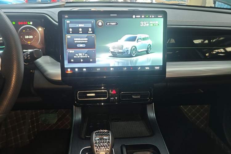 Used GAC Trumpchi GS8 2022 Flagship Series 2.0 TGDI Two-Wheel-Drive Prestige Edition (6-seater) Audio And AC Panel