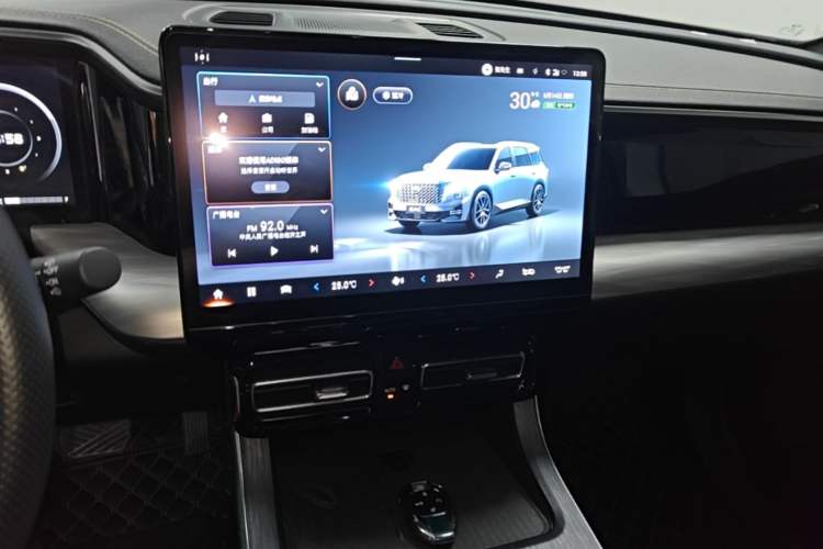 Used GAC Trumpchi GS8 2022 Flagship Series 2.0 TGDI Two-Wheel-Drive Prestige Edition (6-seater) Audio And AC Panel