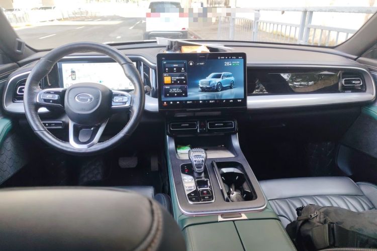 Used GAC Trumpchi GS8 2022 Flagship Series 2.0 TGDI Two-Wheel-Drive Prestige Edition (7 Seats) Center Console