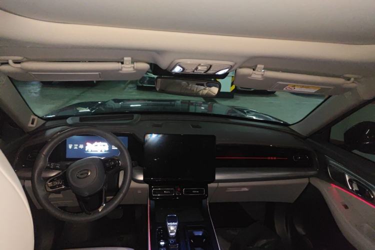 Used GAC Trumpchi GS8 2022 Flagship Series 2.0 TGDI All-Wheel-Drive Supreme Edition (6-seater) Center Console