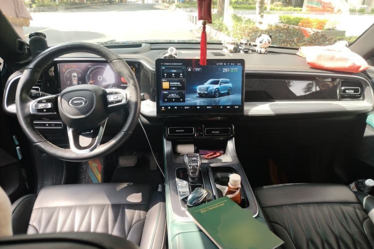 Used GAC Trumpchi GS8 2022 Flagship Series 2.0 TGDI Two-Wheel-Drive Prestige Edition (7 Seats) Center Console