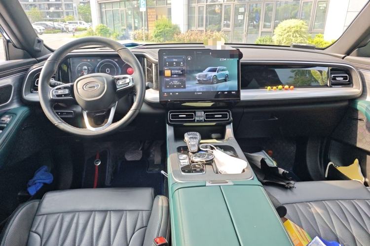 Used GAC Trumpchi GS8 2022 Linghang Series 2.0 TGDI Two-Wheel-Drive Luxury Smart Connectivity Version (7 Seats) Center Console