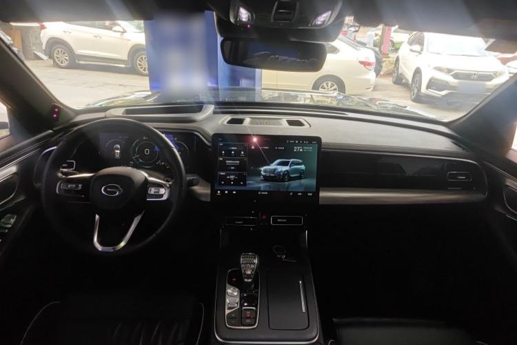 Used GAC Trumpchi GS8 2022 Flagship Series 2.0 TGDI Two-Wheel-Drive Prestige Edition (6-seater) Center Console