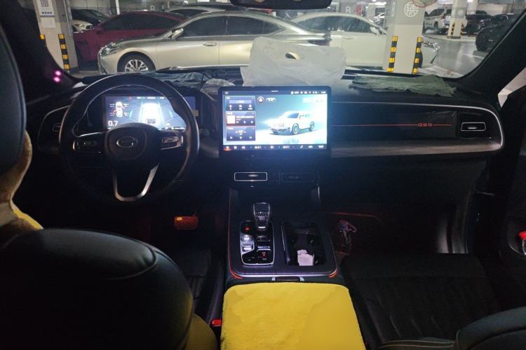 Used GAC Trumpchi GS8 2022 Linghang Series 2.0 TGDI Two-Wheel-Drive Luxury Smart Connectivity Version (7 Seats) Center Console