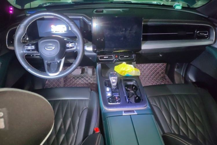 Used GAC Trumpchi GS8 2022 Flagship Series 2.0 TGDI Two-Wheel-Drive Prestige Edition (6-seater) Center Console