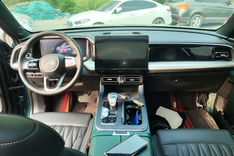 Used GAC Trumpchi GS8 2022 Linghang Series 2.0 TGDI Two-Wheel-Drive Luxury Smart Connectivity Version (7 Seats) Center Console