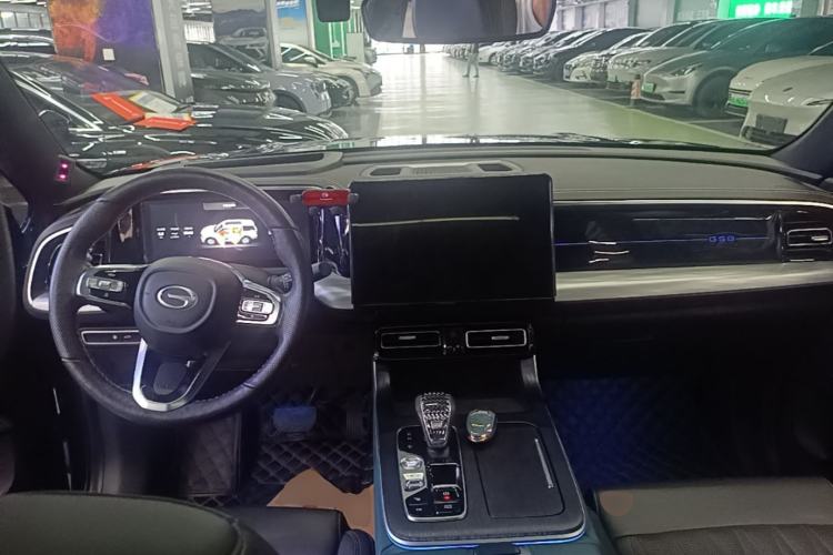 Used GAC Trumpchi GS8 2022 Flagship Series 2.0 TGDI Two-Wheel-Drive Prestige Edition (6-seater) Center Console