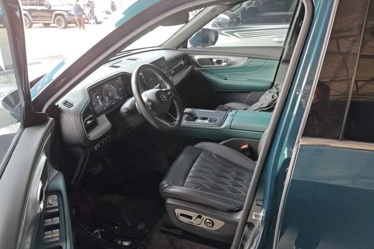 Used GAC Trumpchi GS8 2022 Linghang Series 2.0 TGDI Two-Wheel-Drive Luxury Smart Connectivity Version (7 Seats) Driver Seat