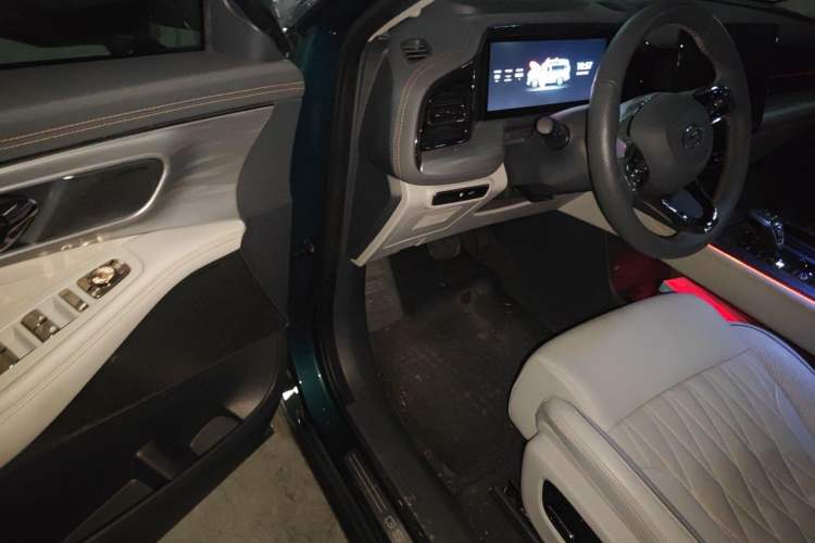Used GAC Trumpchi GS8 2022 Flagship Series 2.0 TGDI All-Wheel-Drive Supreme Edition (6-seater) Driver Seat