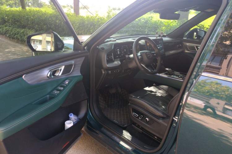 Used GAC Trumpchi GS8 2022 Flagship Series 2.0 TGDI Two-Wheel-Drive Prestige Edition (6-seater) Driver Seat