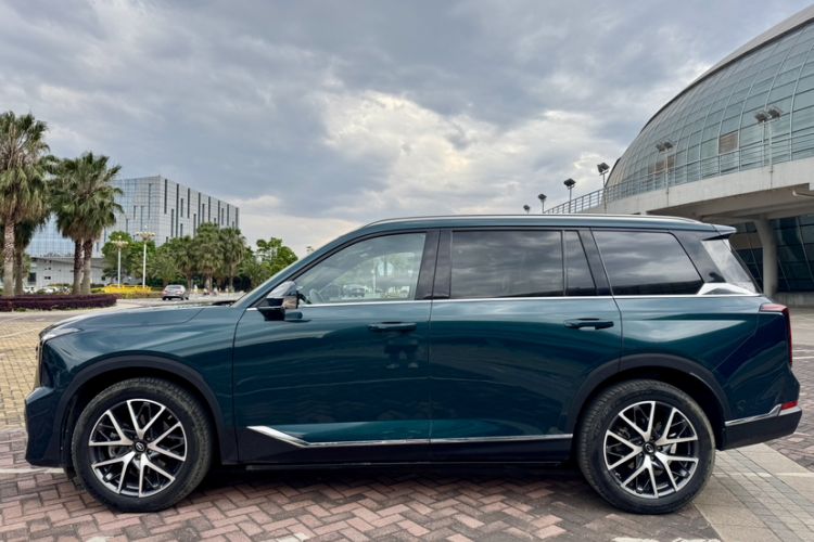Used GAC Trumpchi GS8 2022 Linghang Series 2.0 TGDI Two-Wheel-Drive Luxury Smart Connectivity Version (7 Seats) Exterior 3