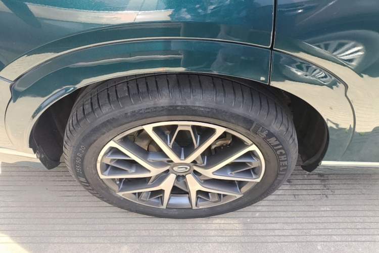 Used GAC Trumpchi GS8 2022 Dual-Engine Series 2.0TM Two-Wheel Drive Prestige Edition (7 Seats) Exterior 5