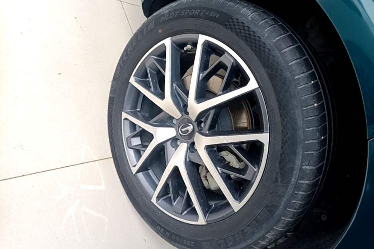 Used GAC Trumpchi GS8 2022 Dual-Engine Series 2.0TM Two-Wheel Drive Prestige Edition (7 Seats) Exterior 5