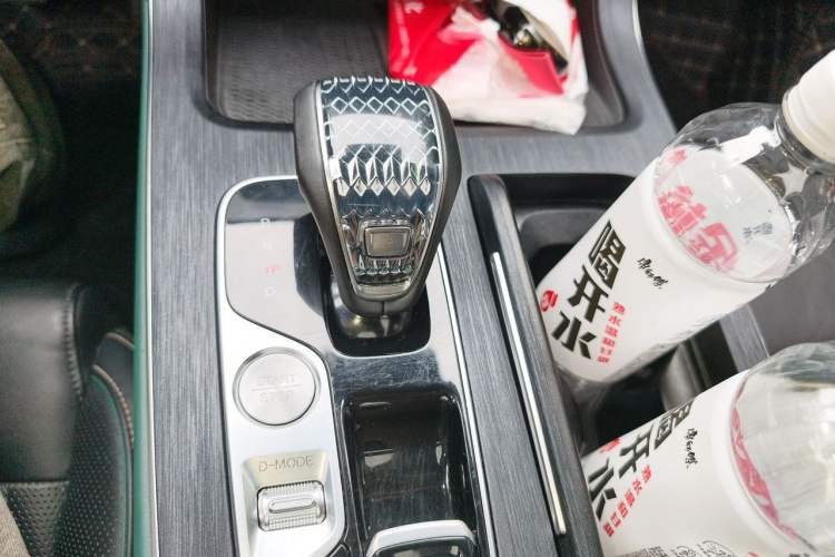 Used GAC Trumpchi GS8 2022 Flagship Series 2.0 TGDI Two-Wheel-Drive Prestige Edition (7 Seats) Gear Lever