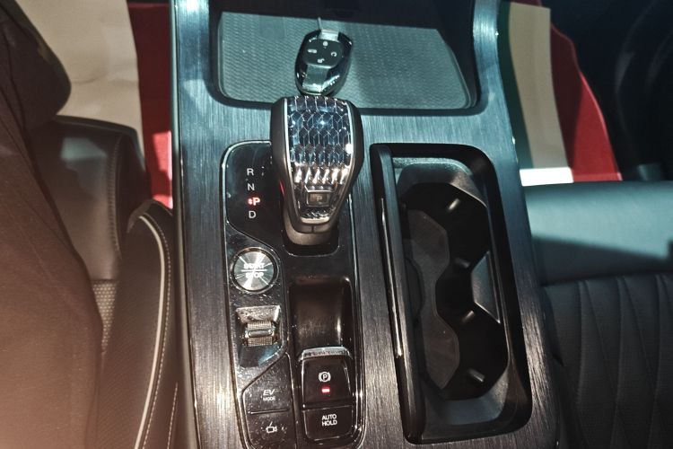 Used GAC Trumpchi GS8 2022 Double-Energy Series 2.0TM Four-Wheel Drive Premium Edition (7 Seats) Gear Lever