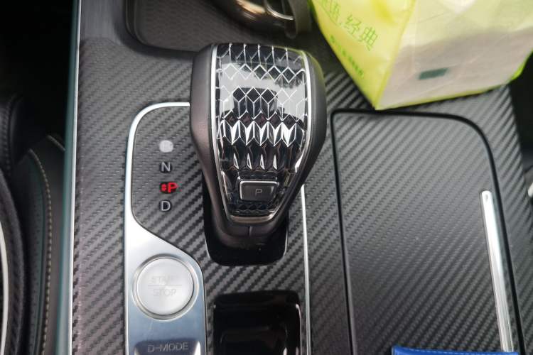 Used GAC Trumpchi GS8 2022 Flagship Series 2.0 TGDI Four-Wheel Drive Luxury Smart Connectivity Version (7 Seats) Gear Lever