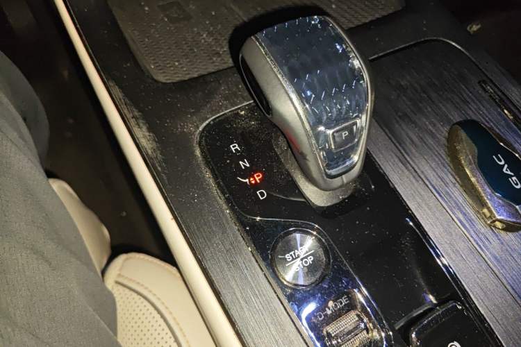 Used GAC Trumpchi GS8 2022 Flagship Series 2.0 TGDI All-Wheel-Drive Supreme Edition (6-seater) Gear Lever