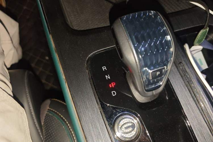 Used GAC Trumpchi GS8 2022 Double-Energy Series 2.0TM Four-Wheel Drive Premium Edition (7 Seats) Gear Lever