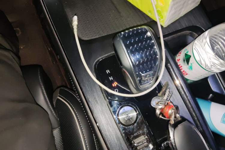 Used GAC Trumpchi GS8 2022 Dual-Engine Series 2.0TM Two-Wheel Drive Prestige Edition (7 Seats) Gear Lever