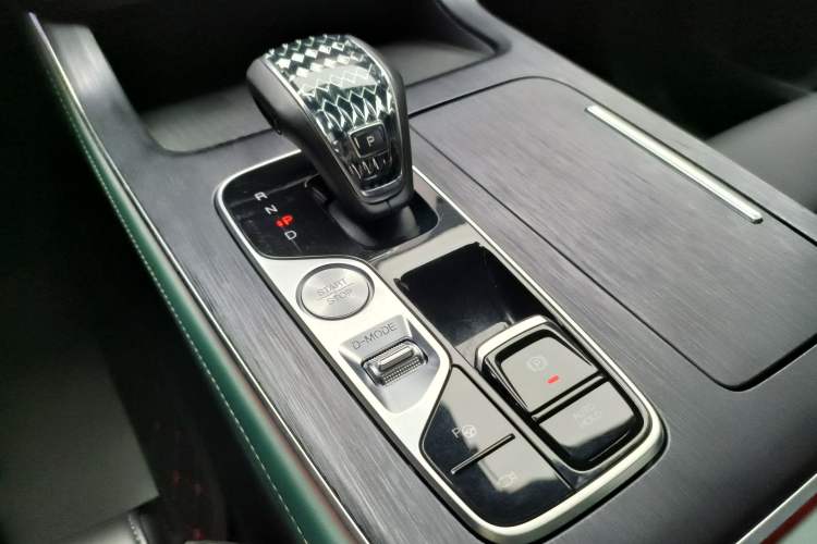 Used GAC Trumpchi GS8 2022 Flagship Series 2.0 TGDI Two-Wheel-Drive Prestige Edition (7 Seats) Gear Lever