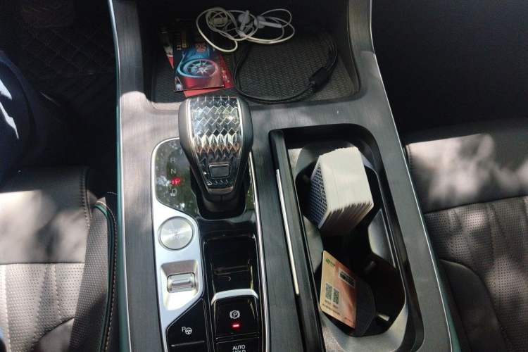 Used GAC Trumpchi GS8 2022 Flagship Series 2.0 TGDI Two-Wheel-Drive Prestige Edition (6-seater) Gear Lever