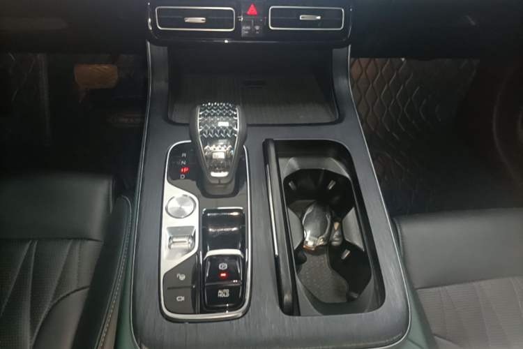Used GAC Trumpchi GS8 2022 Flagship Series 2.0 TGDI Two-Wheel-Drive Prestige Edition (7 Seats) Gear Lever