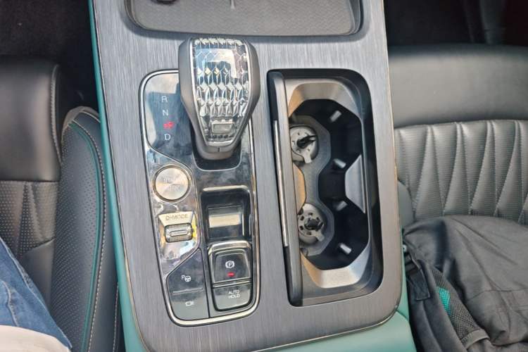 Used GAC Trumpchi GS8 2022 Flagship Series 2.0 TGDI Four-Wheel Drive Supreme Edition (7 Seats) Gear Lever