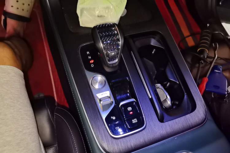 Used GAC Trumpchi GS8 2022 Flagship Series 2.0 TGDI Two-Wheel-Drive Prestige Edition (7 Seats) Gear Lever