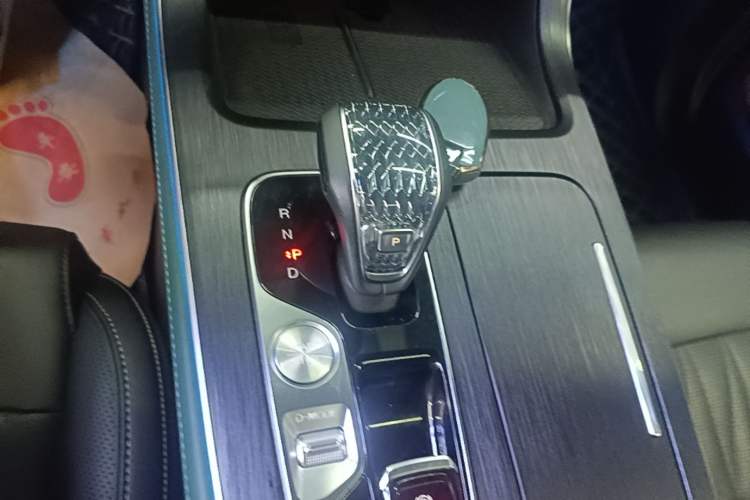 Used GAC Trumpchi GS8 2022 Flagship Series 2.0 TGDI Two-Wheel-Drive Prestige Edition (6-seater) Gear Lever
