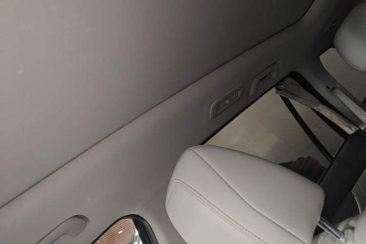 Used GAC Trumpchi GS8 2022 Dual-Engine Series 2.0TM Four-Wheel Drive Prestige Edition (6 Seats) Headliner