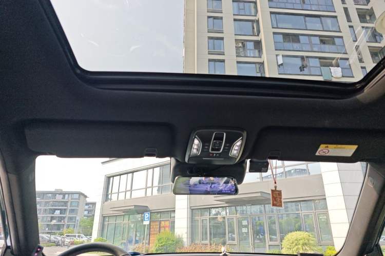 Used GAC Trumpchi GS8 2022 Linghang Series 2.0 TGDI Two-Wheel-Drive Luxury Smart Connectivity Version (7 Seats) Headliner