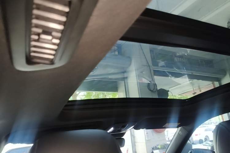 Used GAC Trumpchi GS8 2022 Linghang Series 2.0 TGDI Two-Wheel-Drive Luxury Smart Connectivity Version (7 Seats) Headliner