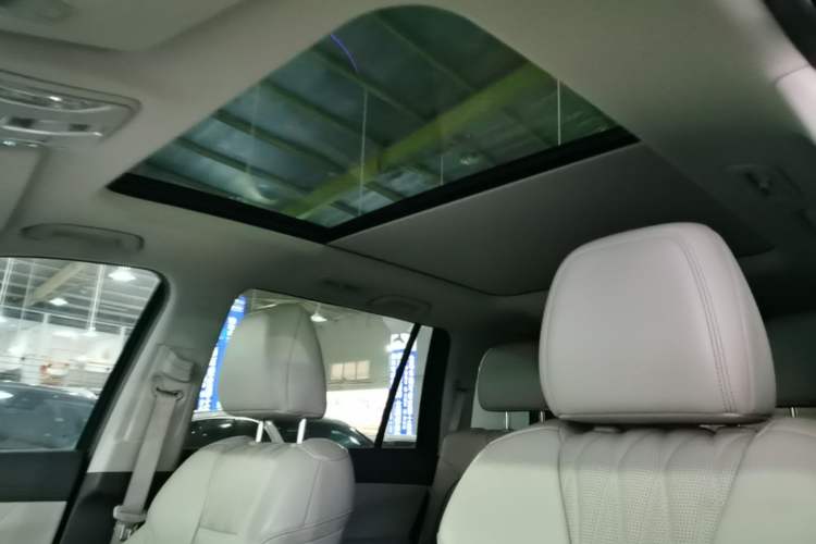 Used GAC Trumpchi GS8 2022 Linghang Series 2.0 TGDI Two-Wheel-Drive Luxury Smart Connectivity Version (7 Seats) Headliner