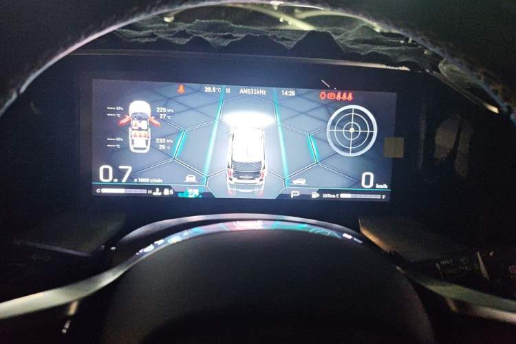 Used GAC Trumpchi GS8 2022 Linghang Series 2.0 TGDI Two-Wheel-Drive Luxury Smart Connectivity Version (7 Seats) Instrument Cluster
